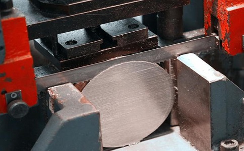 虹口影响双金属带锯条使用寿命的主要因素有哪些？